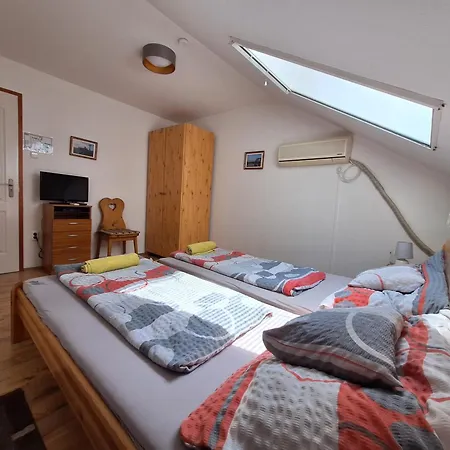 Bed and breakfast Lila Akác Panzió