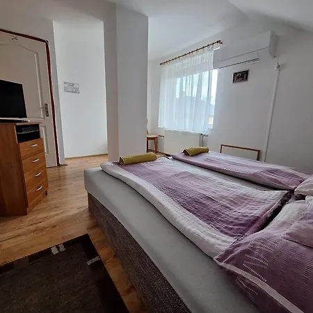 Bed and breakfast Lila Akác Panzió Esztergom