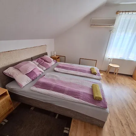 Lila Akác Panzió Bed and breakfast Esztergom