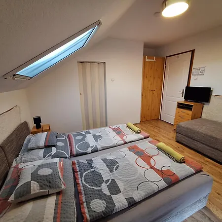 Lila Akác Panzió * Esztergom