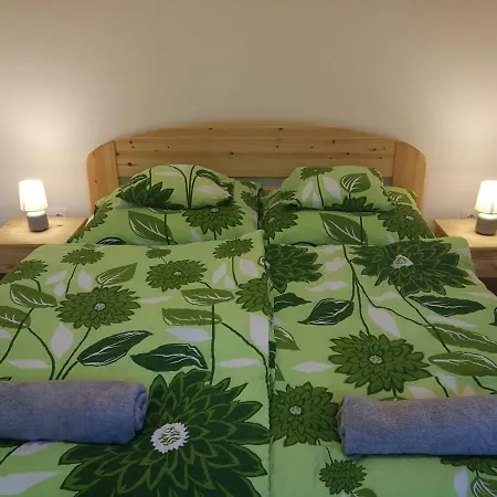 Lila Akác Panzió Esztergom