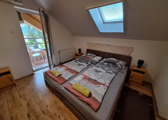 Lila Akac Vendeghaz Frühstückspension 3*