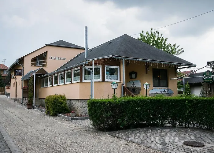 Lila Akac Vendeghaz Frühstückspension 3*