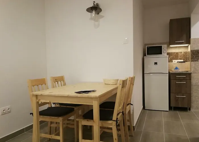 Lila Akac Vendeghaz B&B 3*